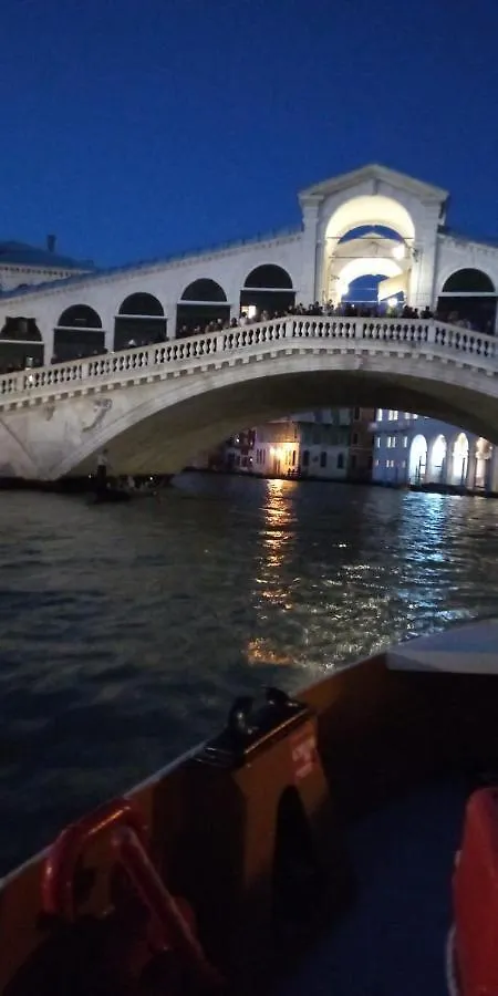 Venezia B&B לינה וארוחת בוקר